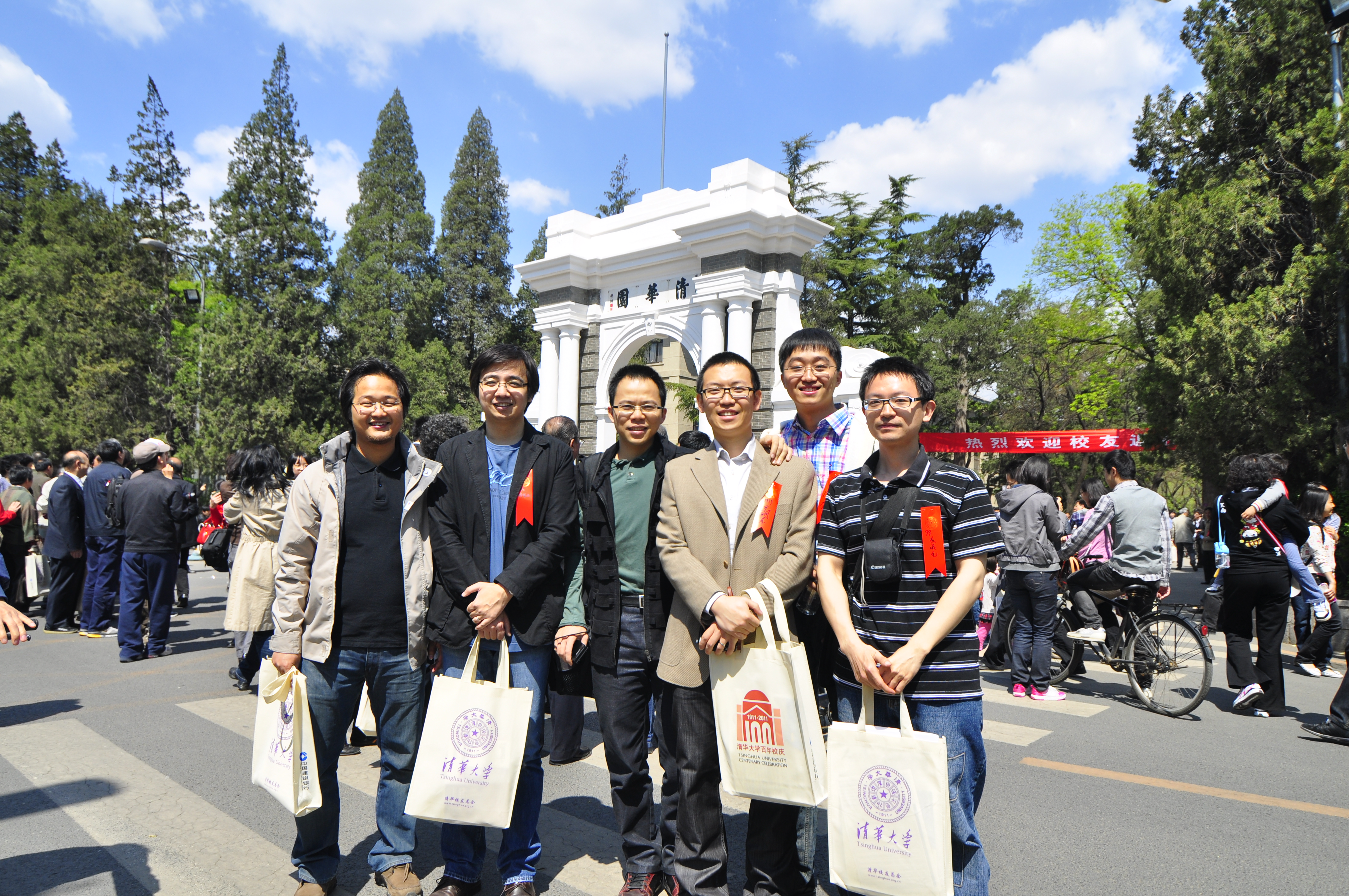 20250301-2011年黎皇兴参加金沙集团3354cc100周年校庆留念-图片-4.jpg