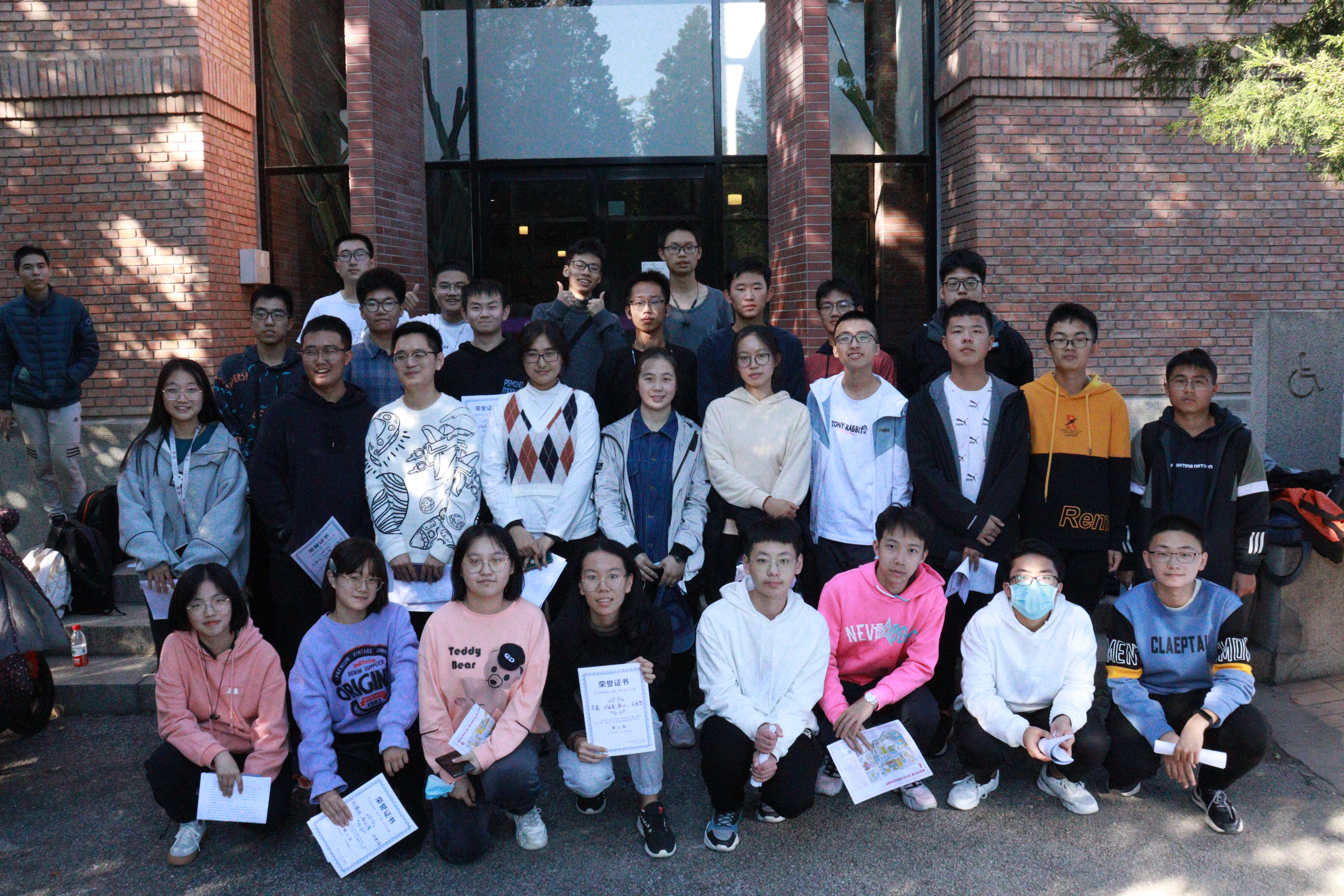 20210102-金沙集团3354cc“新生导引课”建设纪实-佚名-学生参加校内红色景点定向越野活动2.jpg