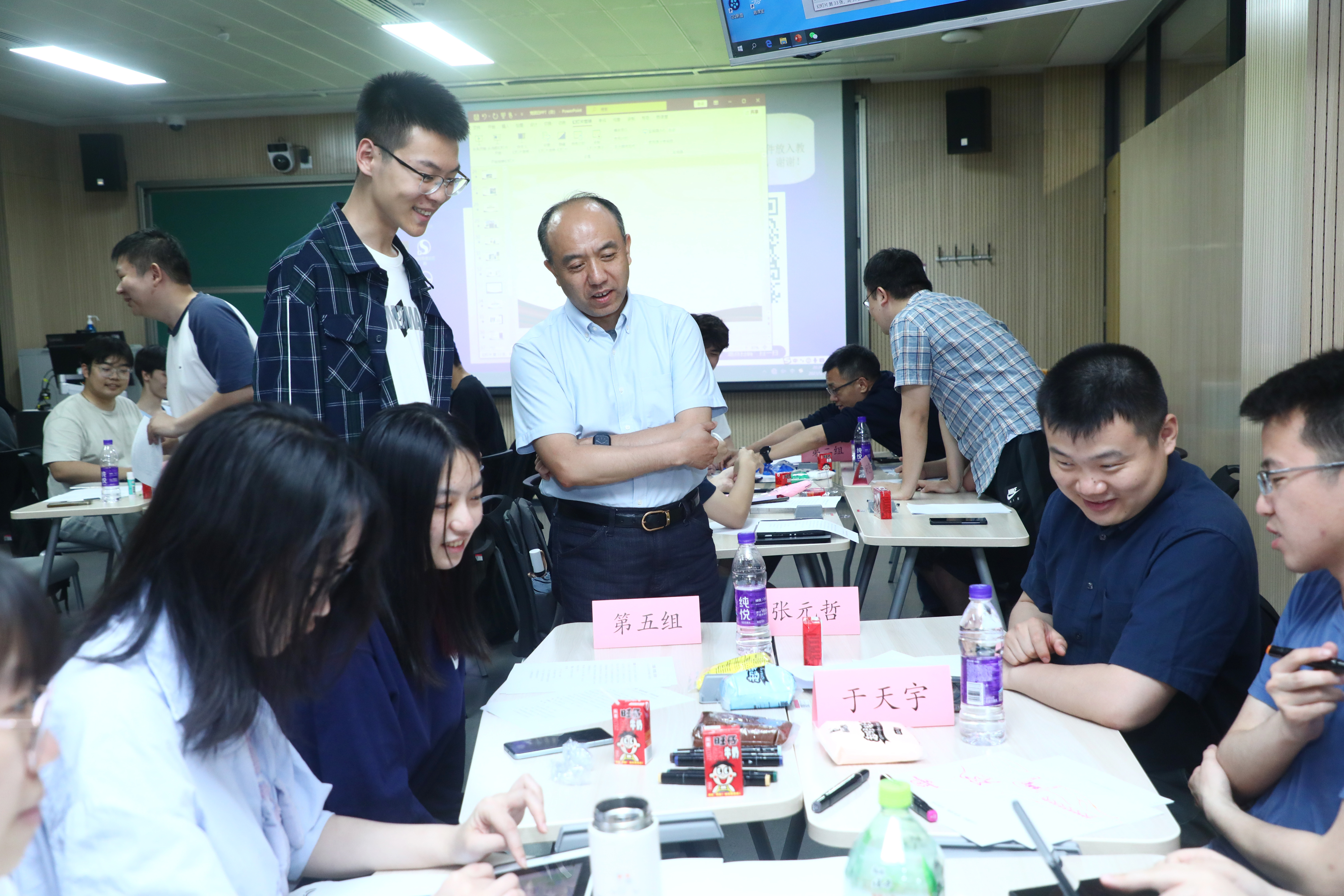 20230514-金沙集团3354cc开展“百年接力,强国有我——奋进新征程”集中主题党团日-石家东-王宏伟参加新雅13团支部与新雅21党支部联合主题党团日.JPG