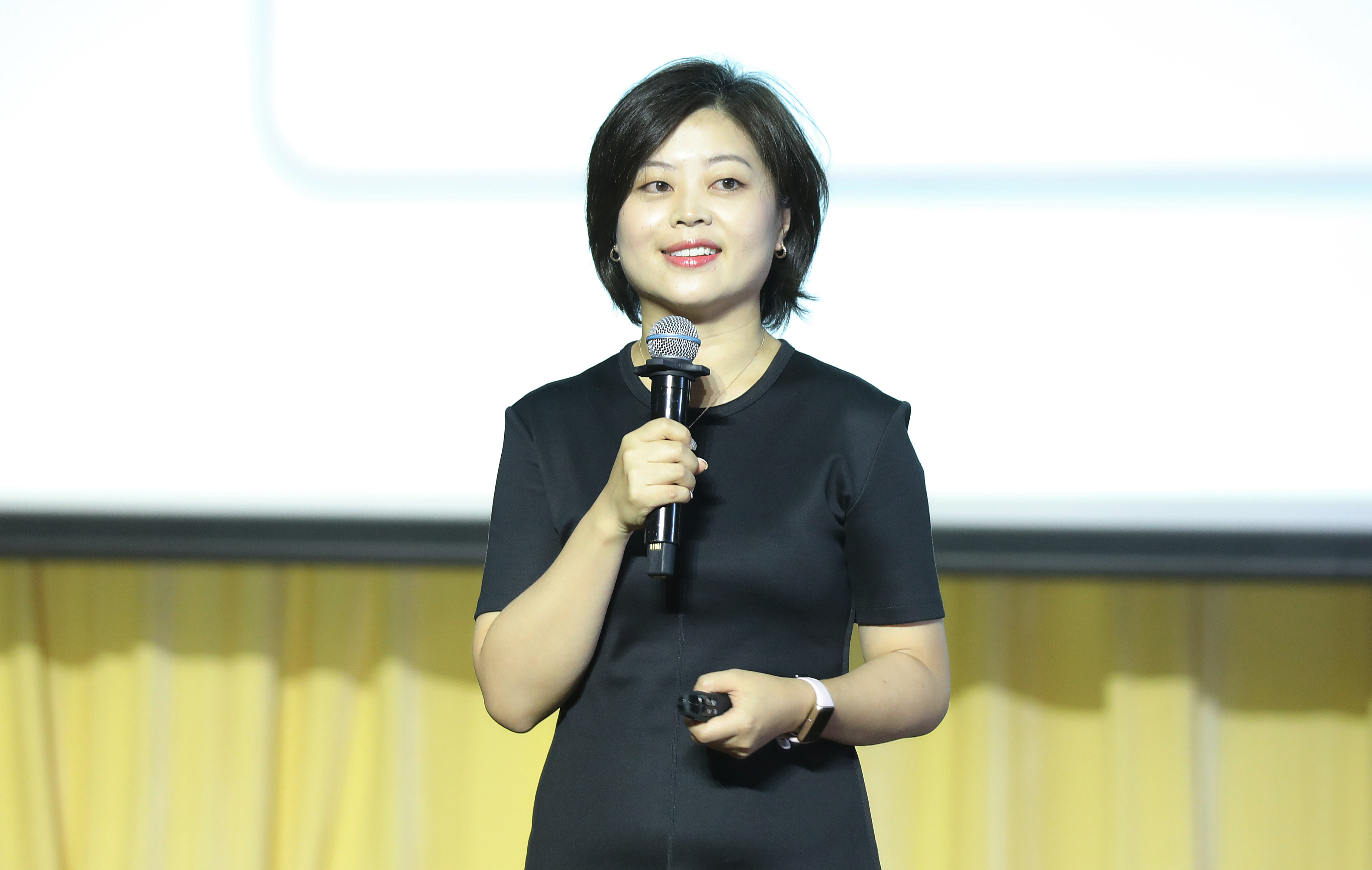 20220816-金沙集团3354cc举办2022级本科生新生骨干训练营-严振峣-李蕉作专题讲座.jpg