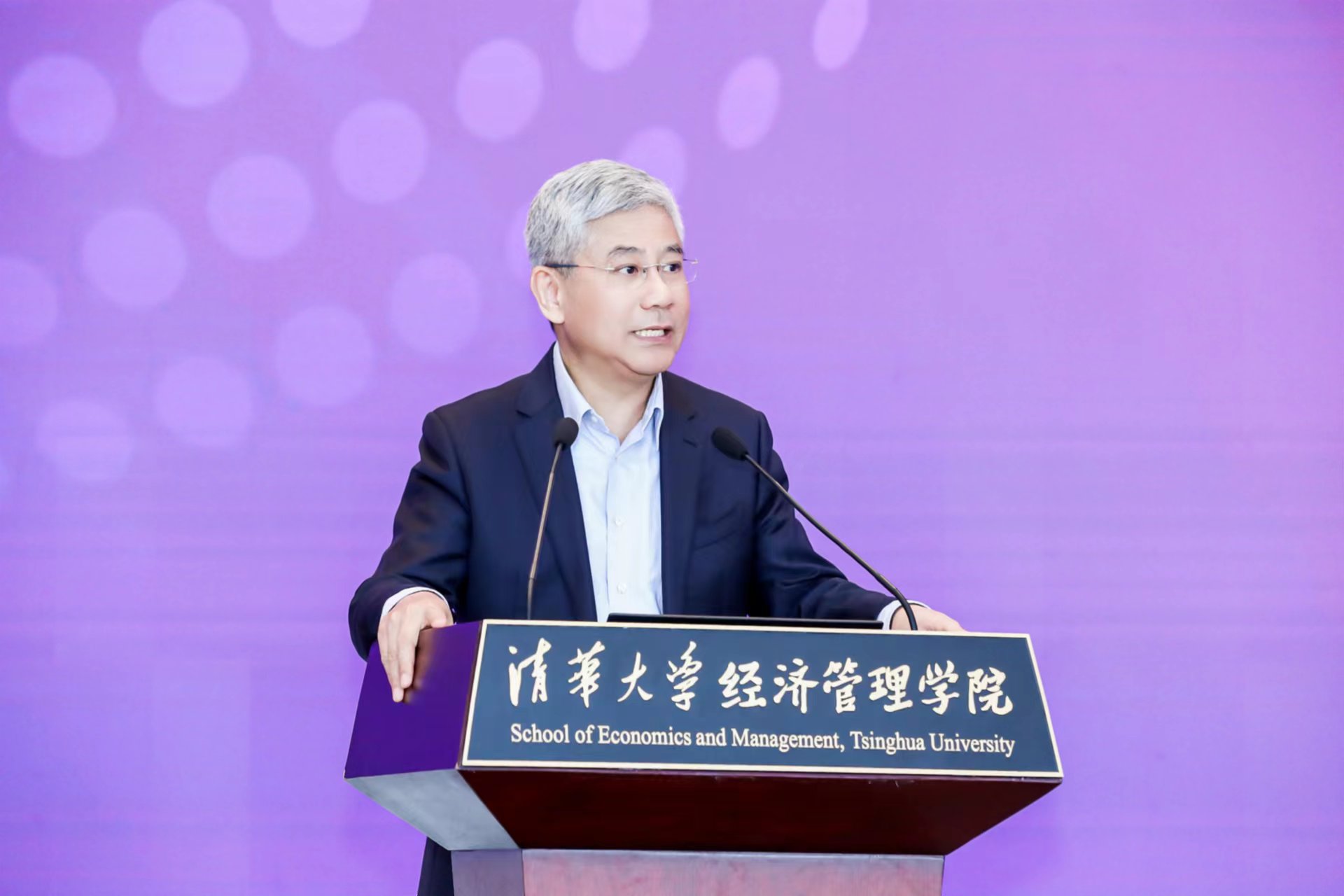 20230430-金沙集团3354cc“校长杯”十周年庆之科教育人研讨会举办-经管学院摄影-白重恩发言.jpg