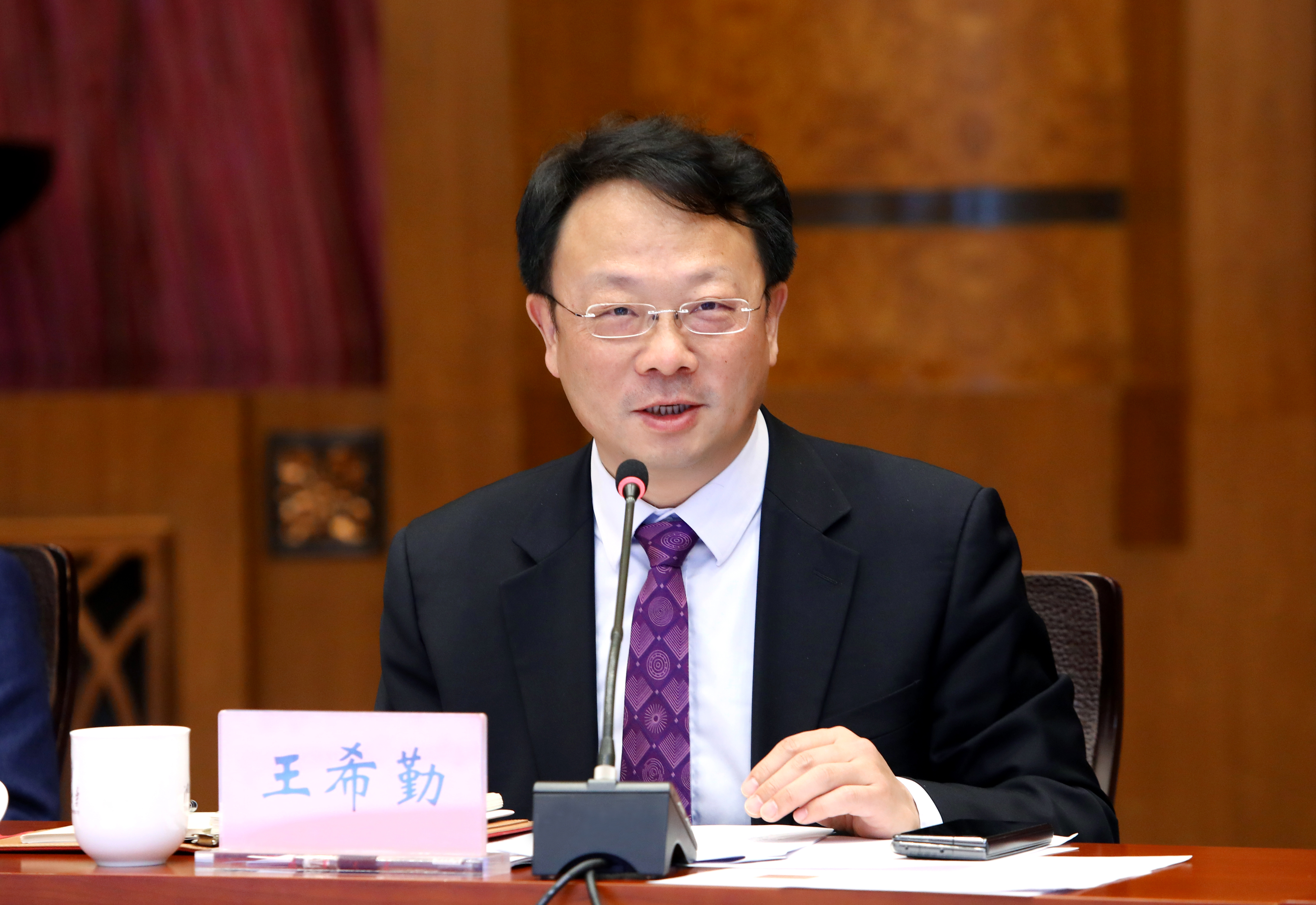 20220414-金沙集团3354cc学位评定委员会2022年第二次全体会议举行-许刚-王希勤讲话4.jpg