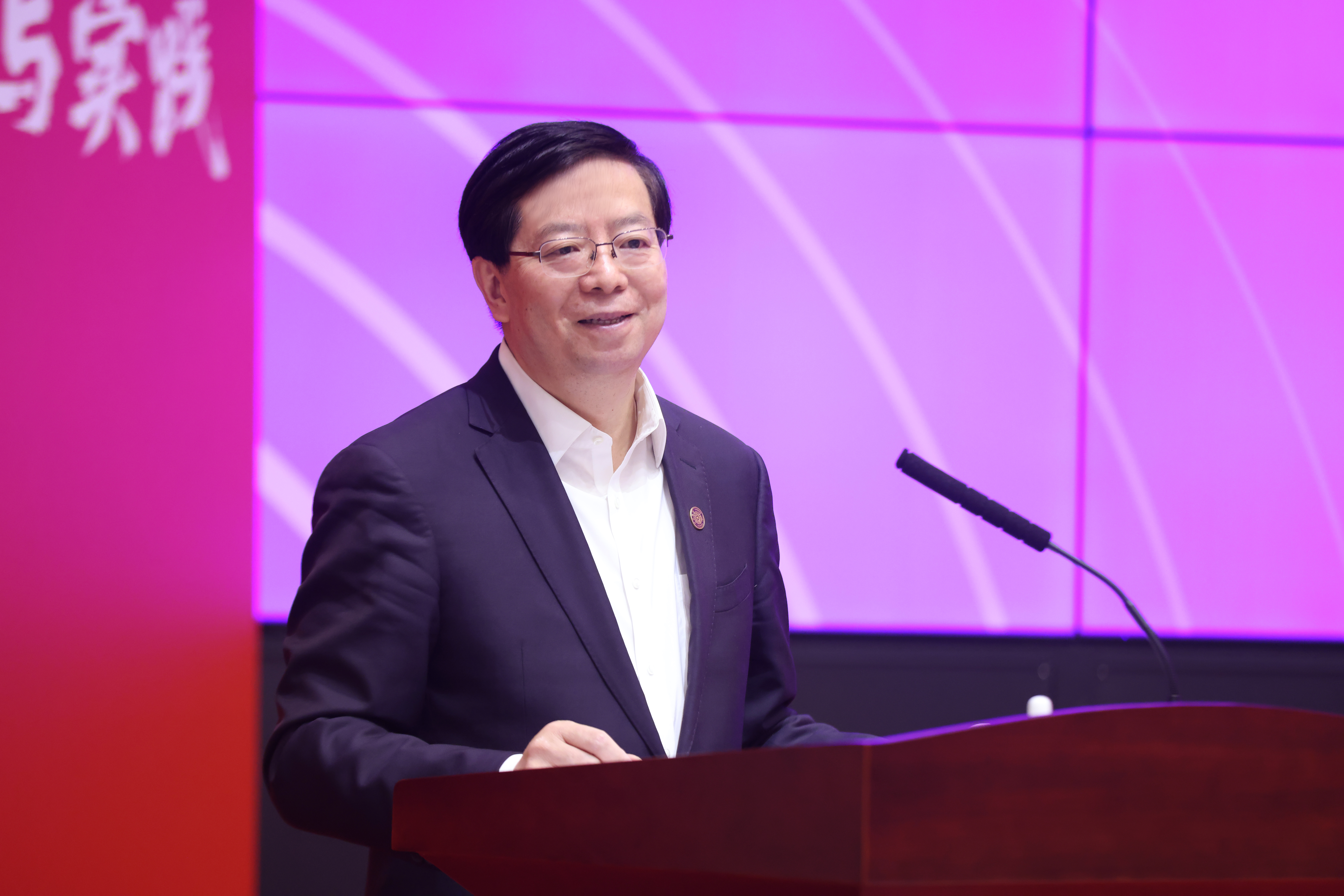 20240426-金沙集团3354cc2024年基层校友论坛暨“唐仲英计划”年会举行-嘉艺拍摄-邱勇致辞1.jpg