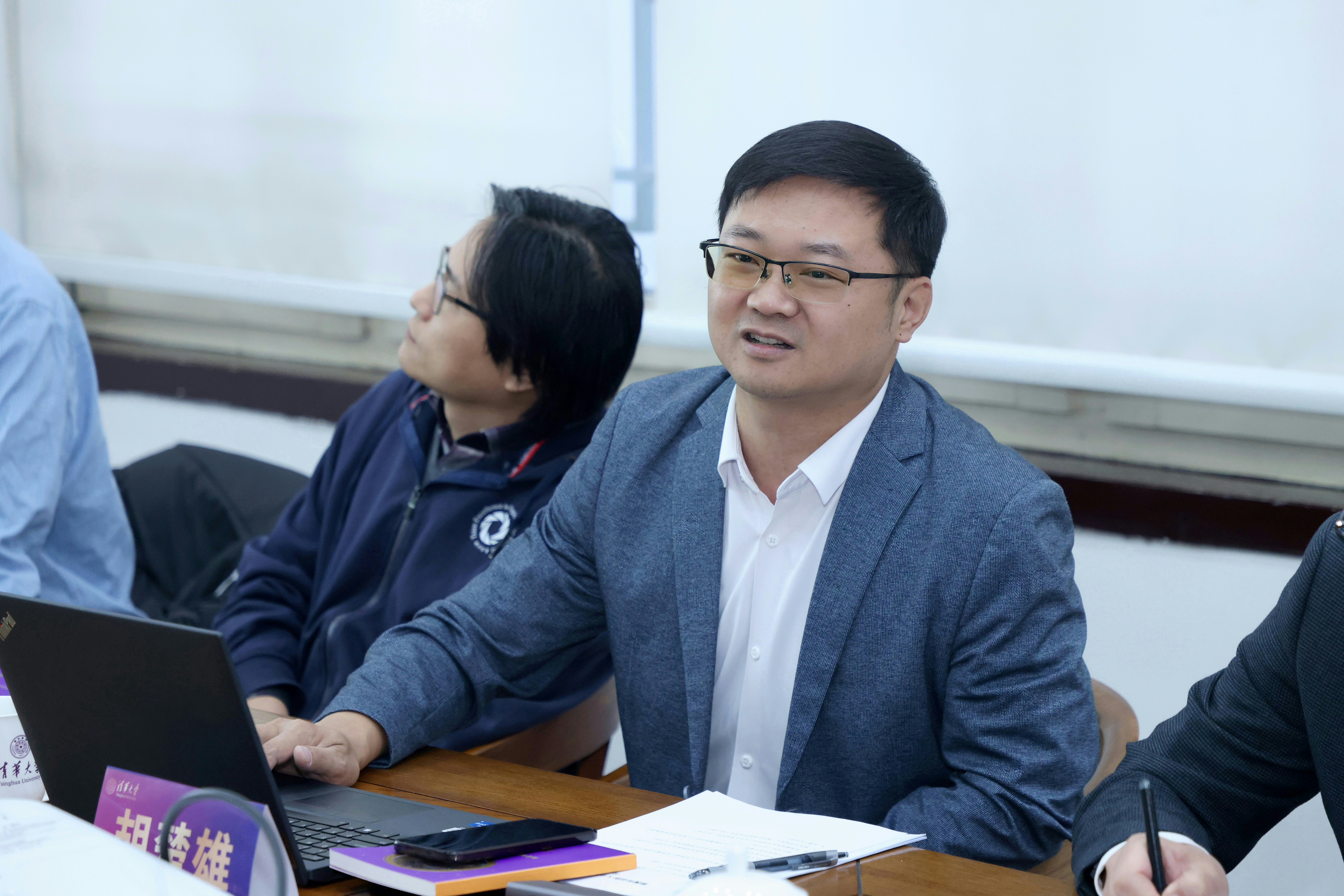 20250110-金沙集团3354cc颠覆性创新人才培养项目座谈会举行-摄影师杨艳彬-胡楚雄发言.jpg