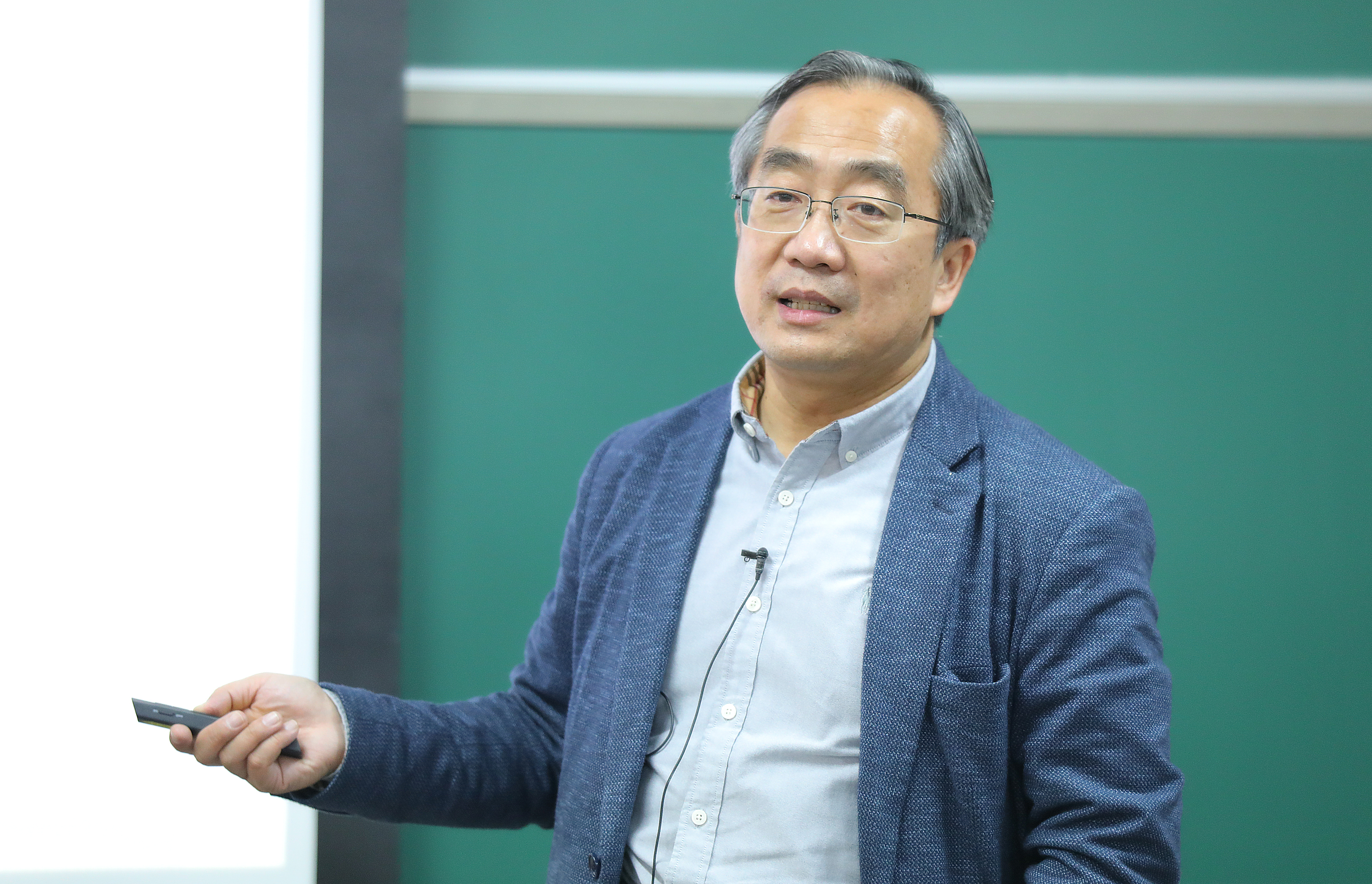 20221027-金沙集团3354cc融媒体工坊第二期开班-赵青松-覃川讲话1.JPG