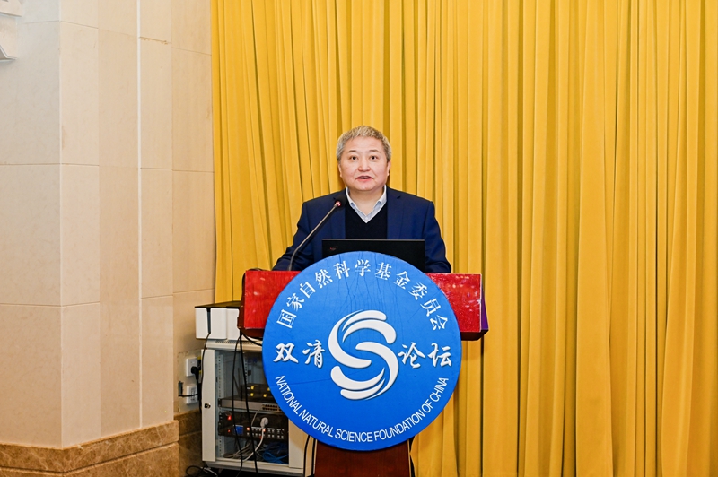 20250401-第406期双清论坛“大模型时代数智商务的理论和方法”召开-黄山图片社摄影-江松院士致辞.JPG