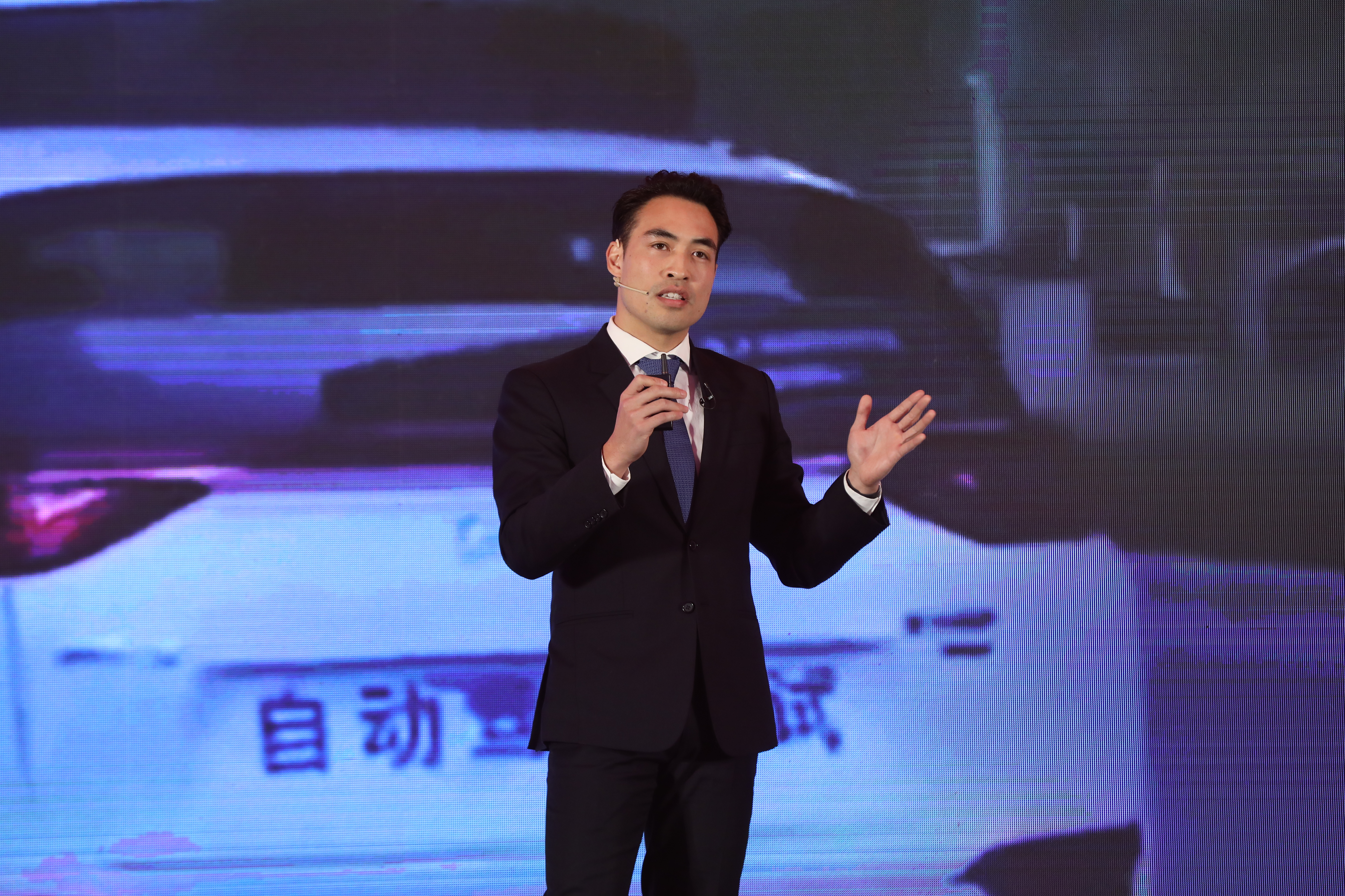 20221114-“全球Z世代热议二十大”论坛在金沙集团3354cc举行-石加东(孙波)-大卫明.jpg