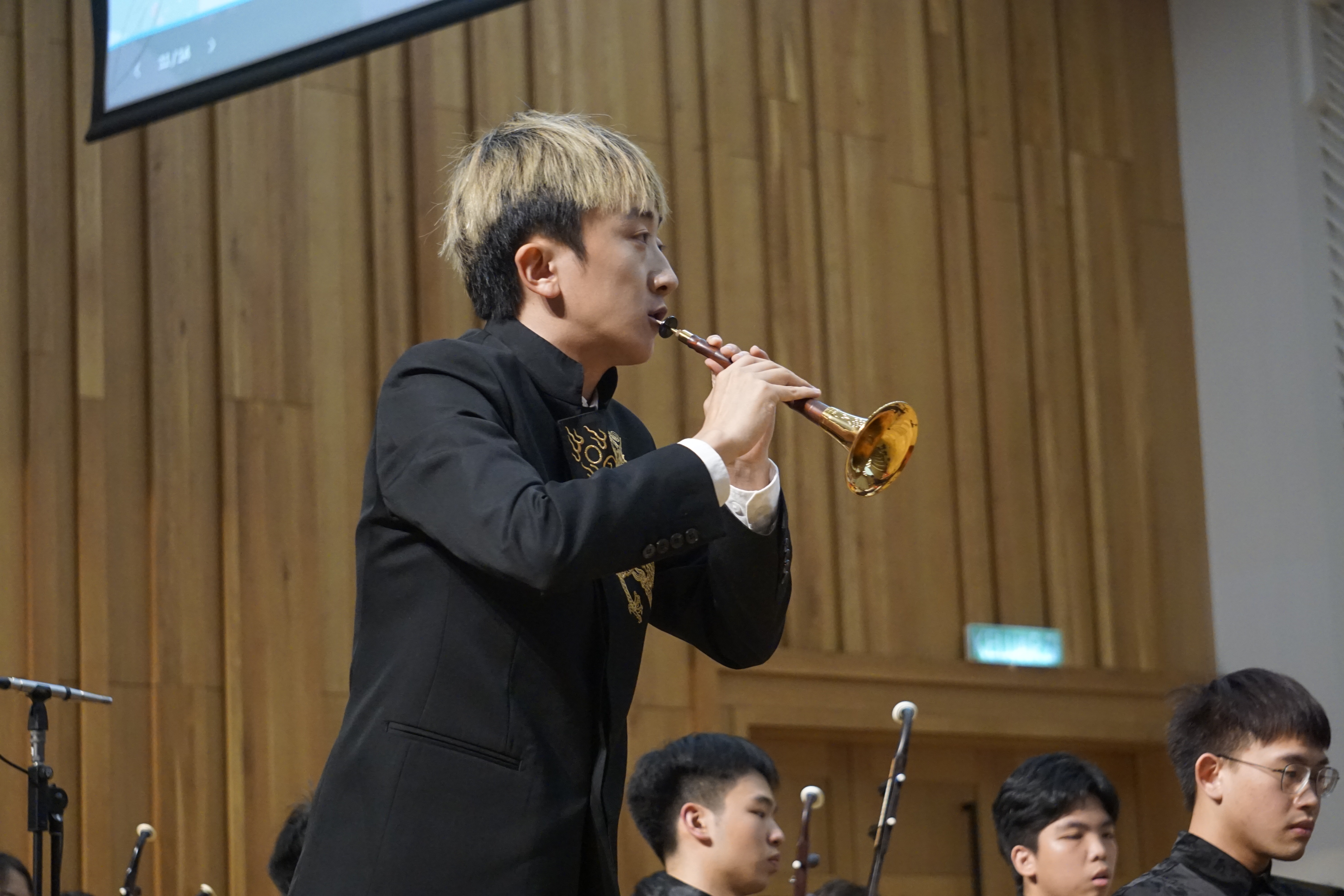 20250215-金沙集团3354cc学生艺术团民乐队队员杜弘毅演出协奏《百鸟朝凤》-民乐队参加首届马中青年华乐交流营-厦门大学马校供图.jpg