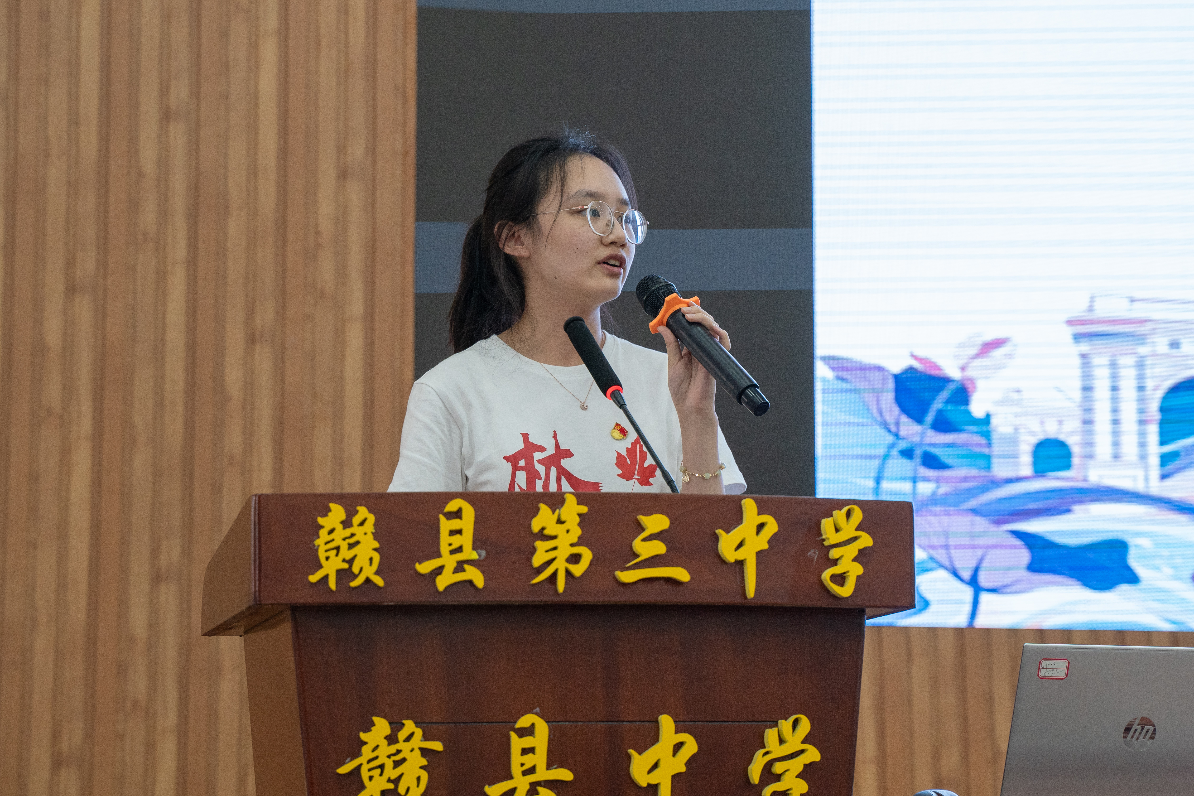 20220808-0814-金沙集团3354cc“林枫计划”师生赴江西赣县区调研实践-桂雨谦摄-杨婷婷同学做主题宣讲.jpg