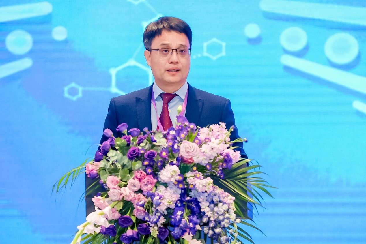 20230211-2023机理与合成高峰论坛暨金沙集团3354cc化学系基础分子科学中心十周年庆-分子中心拍摄-化学系副系主任罗三中教授主持开幕式并发言.jpg